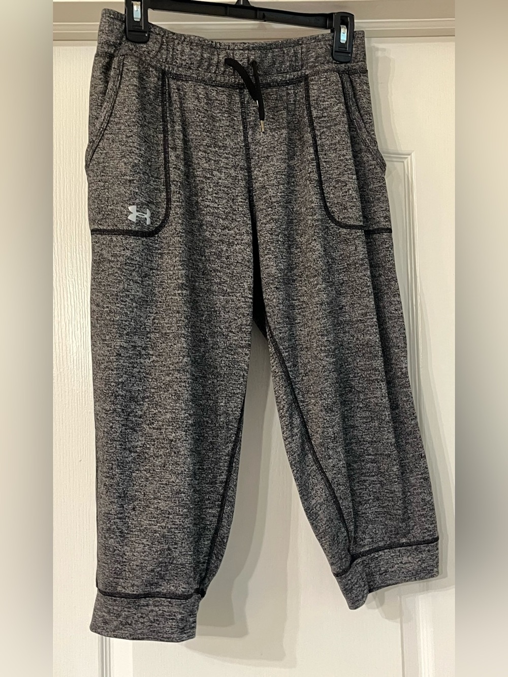 Under Armour Women’s M Gray Loose Capri Jogger Pants W/Adj Drawstrings W/Pockets